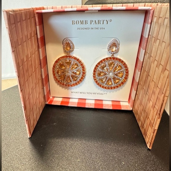Market Fresh Orange Earrings - Picture 2 of 2